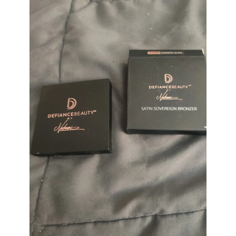 Defiance Beauty by Nechami Satin Sovereign Bronzer Goddess Glow Matte Finish